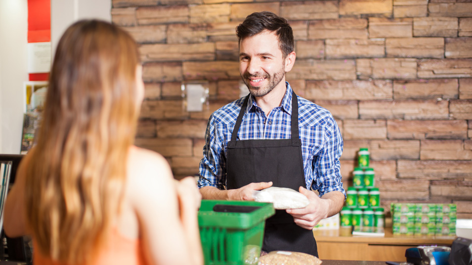 https://convenience.org/getmedia/e9917256-1db8-40e3-8b9b-4ce00f130951/happy-customer-cachier.jpg